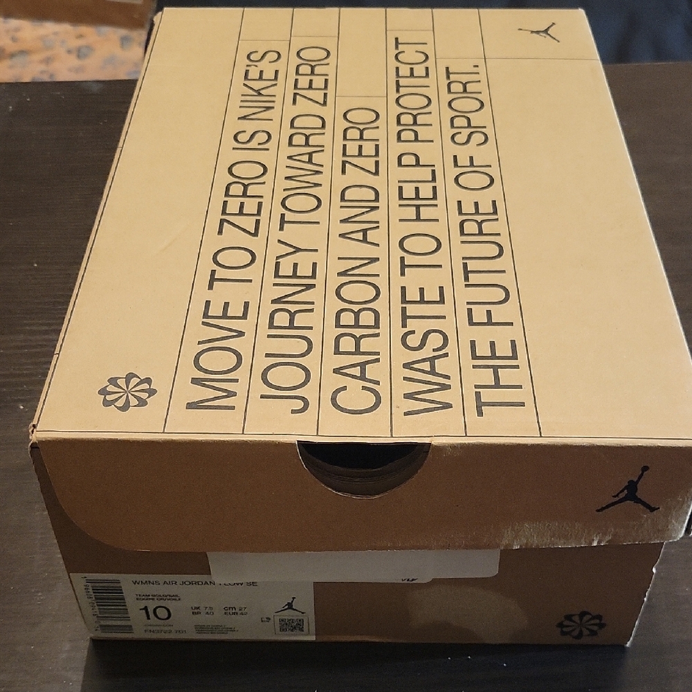 Jordan 1 Low SE "Team Gold" (Womens) Womens 10 Mens 8.5 NWT W/OG BOX - Picture 10 of 10
